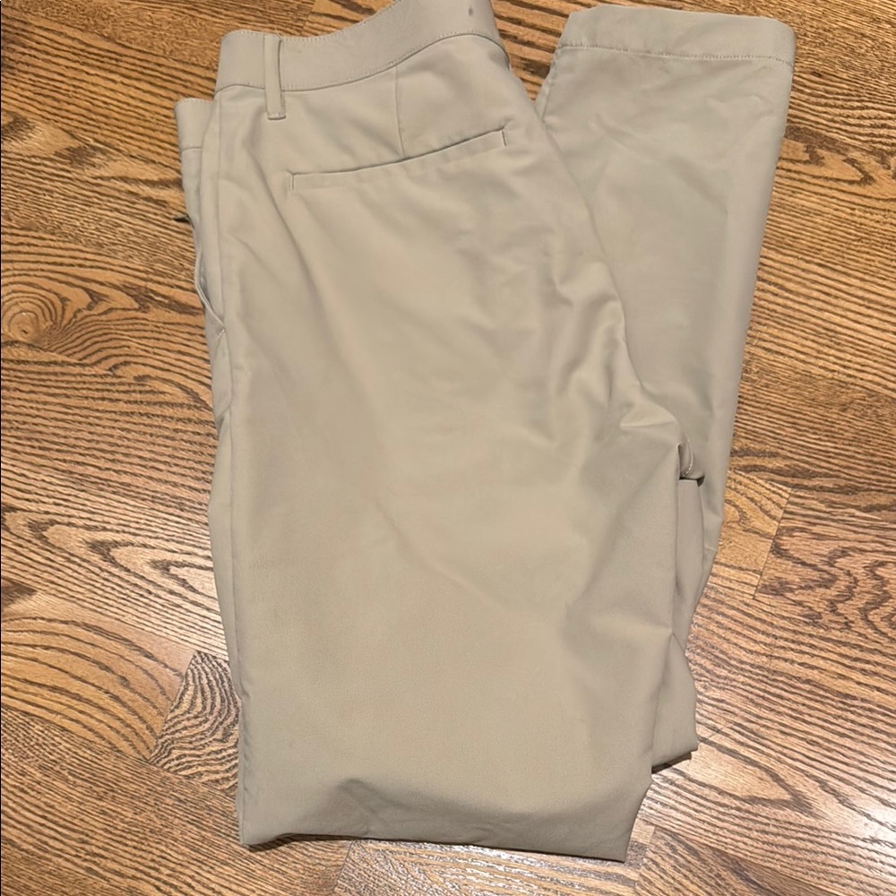 Banana Republic Men's Classic Tan Chinos
